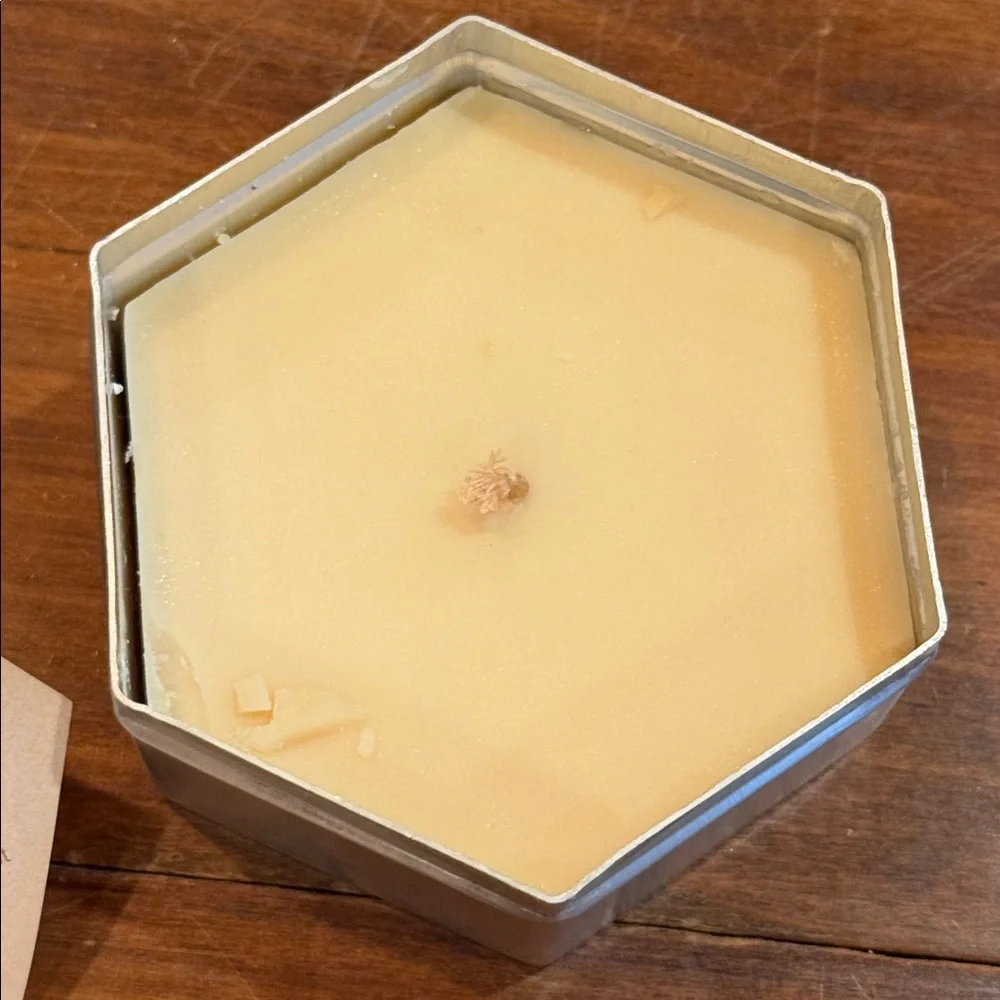 NEW L’occitane Gingerbread Lidded Tin Bougie Scented Candle 3.5 oz 20 hrs